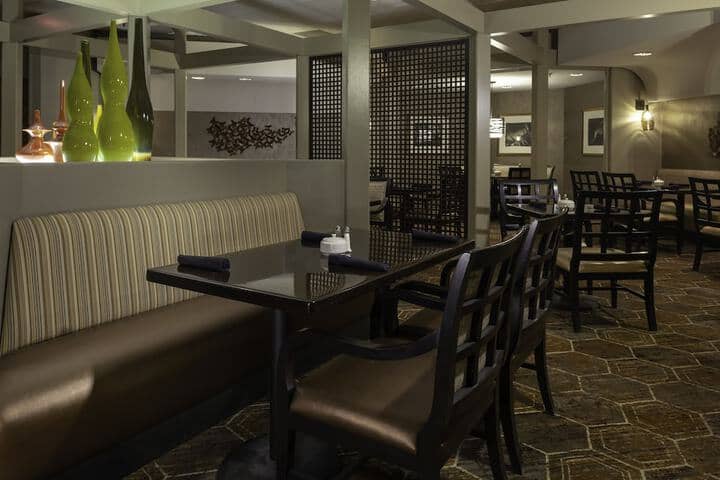 Dining 33 of 57